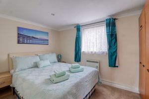 Lodge- click for photo gallery